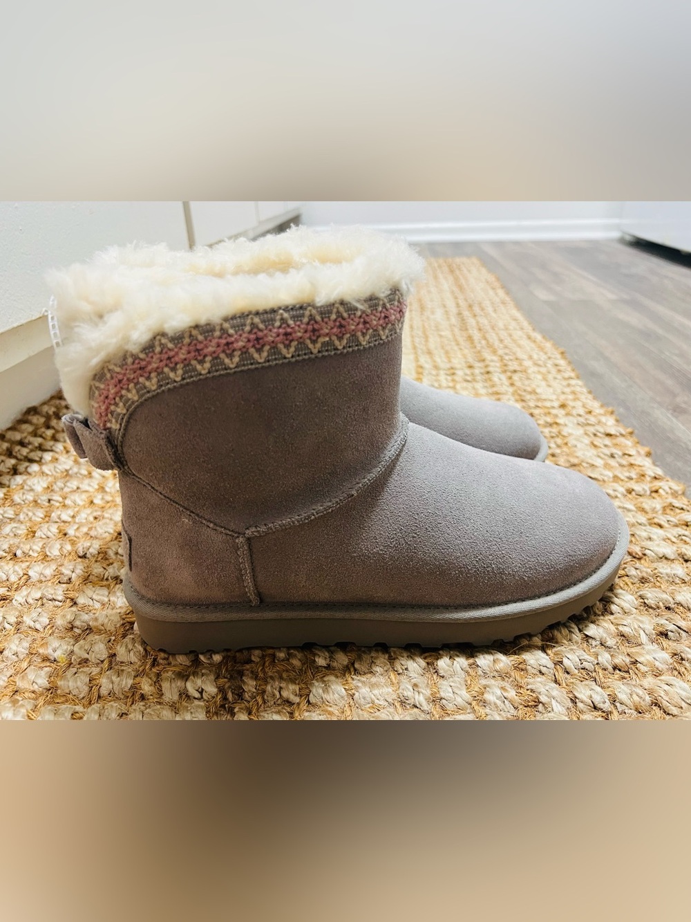 UGG Women's Classic Mini Taslyn Bootie with Shearling Collar Grey and Pink